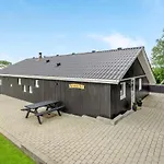 Three-bedroom In * Hemmet