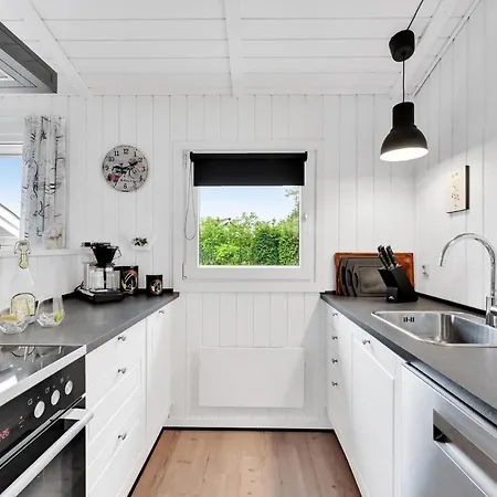 Three-bedroom In * Hemmet