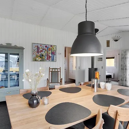 Three-bedroom In Casa de Férias Hemmet