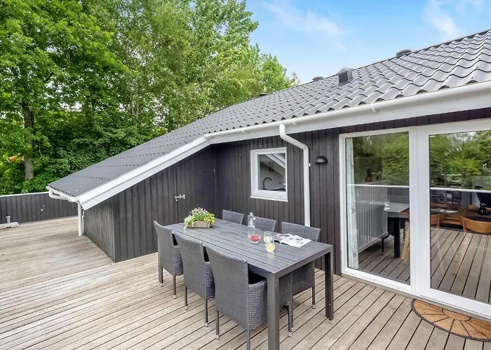 Casa de Férias Three-bedroom In Hemmet