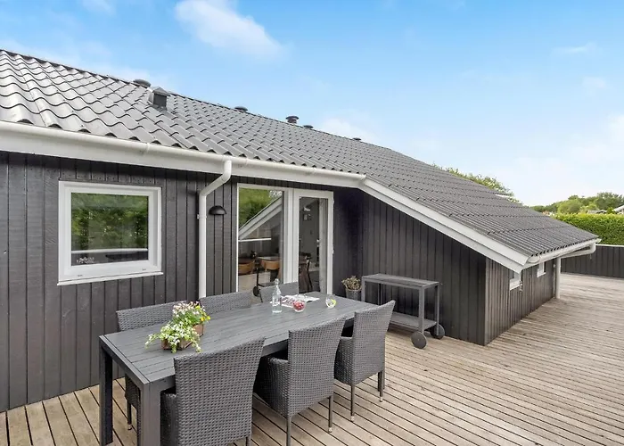 Casa de Férias Three-bedroom In *